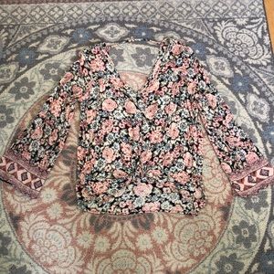 Billabong Floral Boho Top- Size M barely worn